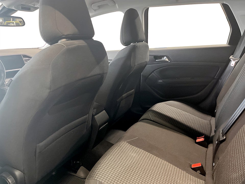 Bild på Peugeot 308 sw Active 1.2 PT 130hk Aut BACKSENSORER EN ÄGARE