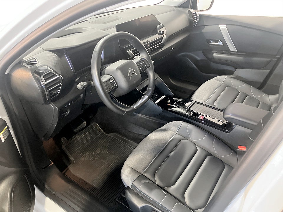 Bild på Citroën C4-X Shine 1.2 PT 130hk Aut P-SENSORER CARPLAY