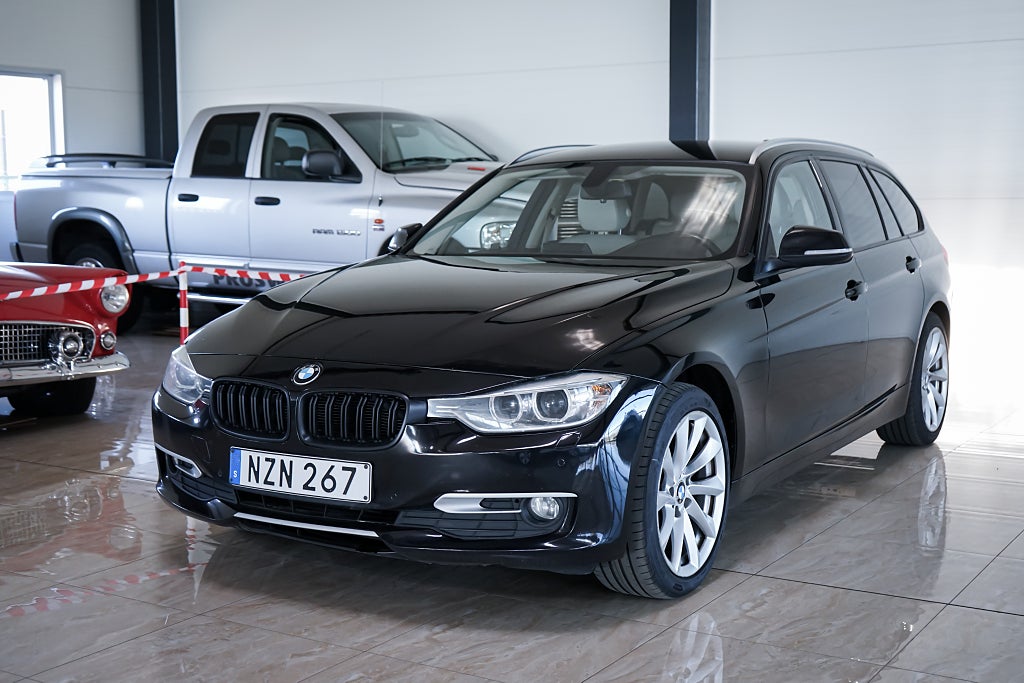 BMW 320D xDrive Touring Steptronic Modernline Dragkrok PDC Xenon