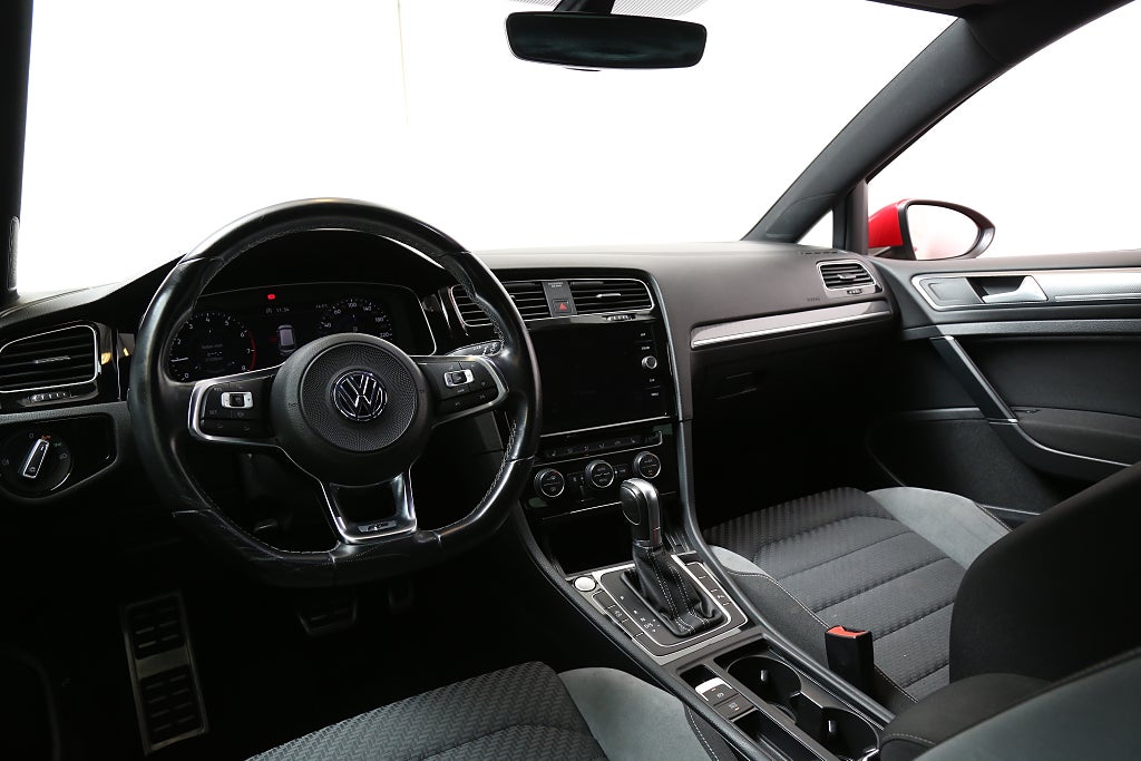 Volkswagen Golf 1,5 TSI 150hk R-Line DSG Sportscombi Värmare Drag 2019