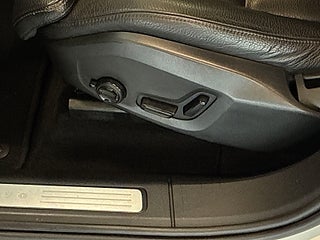 Volvo XC60 B4 AWD Momentum Advanced S&V/Kamera/Pano/Skinn/Pvärm – bild 18