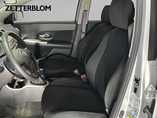 SUV Toyota Urban Cruiser 7 av 16