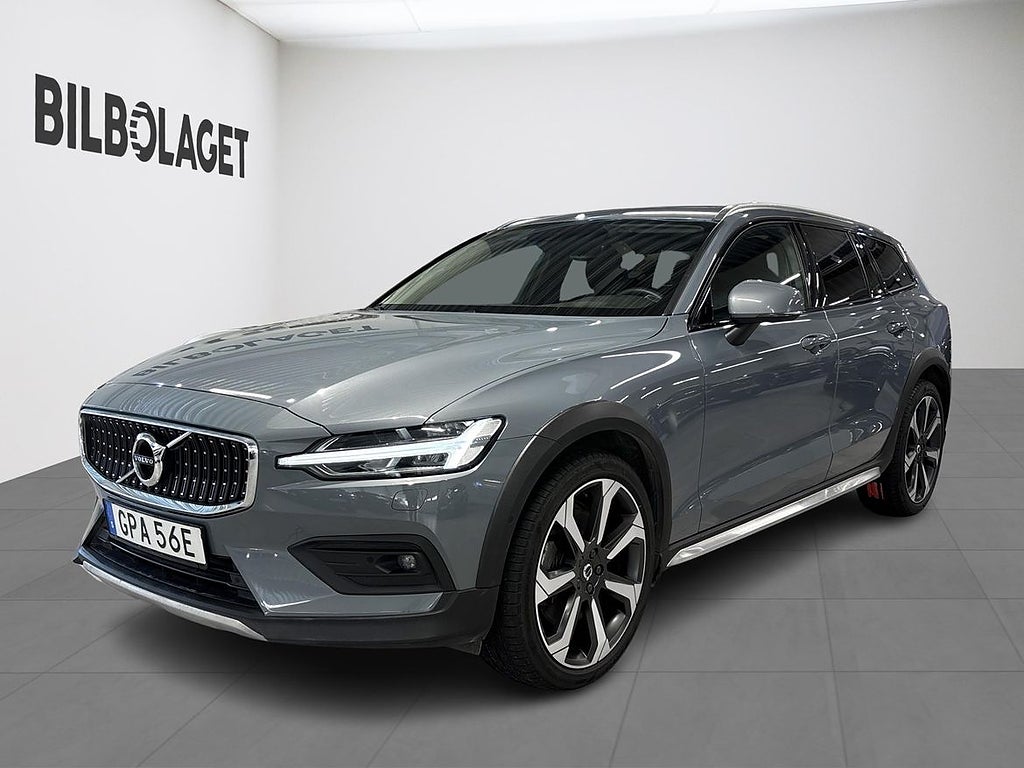 Volvo V60 Cross Country B4 AWD Högspec Drag Läder Panorama