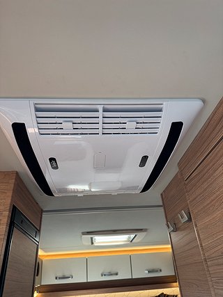 Husbil-halvintegrerad Weinsberg 160HK AUTOMAT CaraComp 600 MEG Pepper 11 av 21
