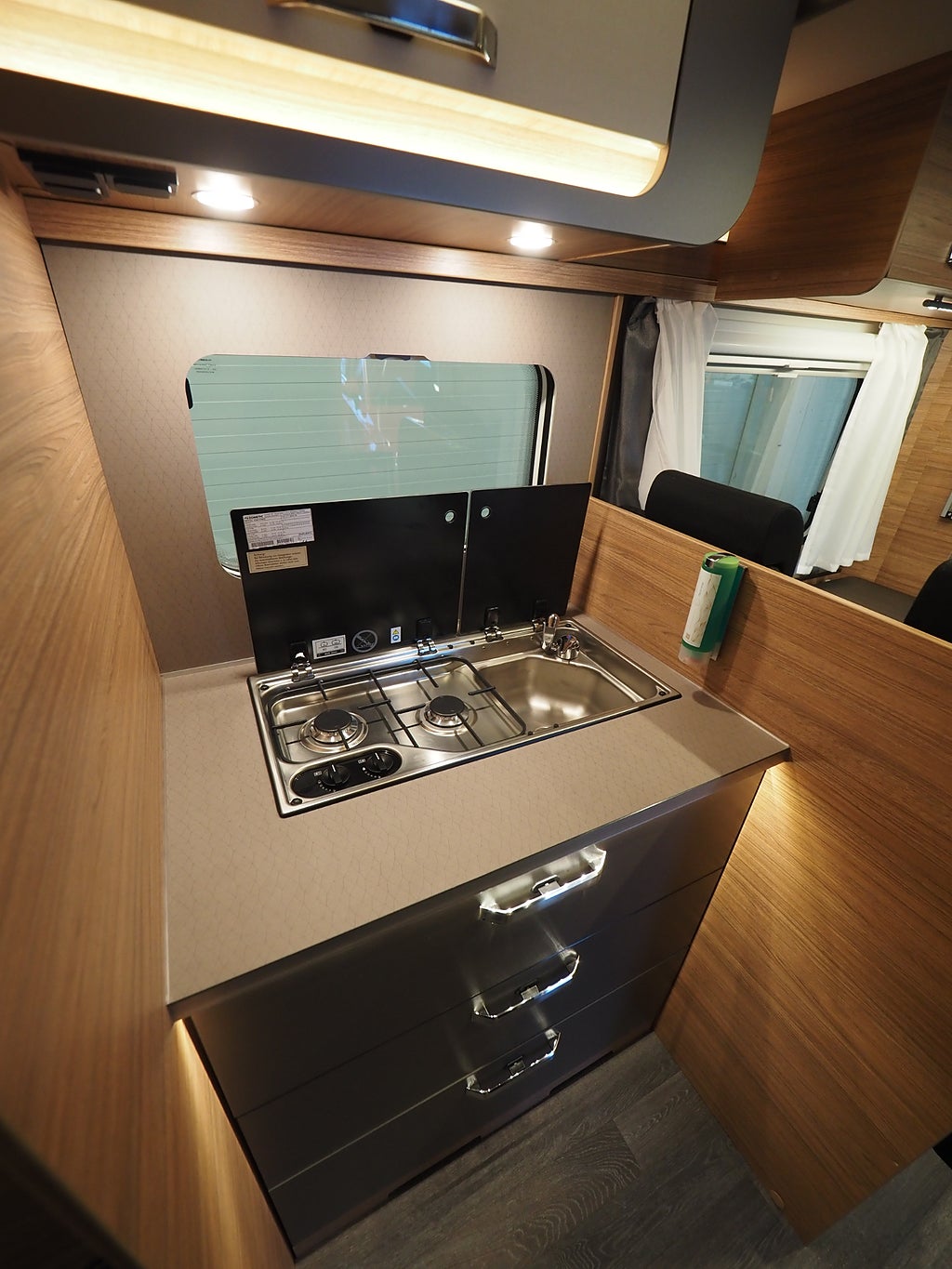 Weinsberg CaraSuite 700 MEG Aut I Markis I Taksäng