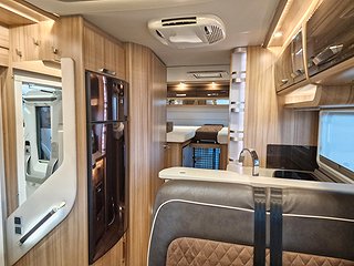 Husbil-halvintegrerad Knaus Sun TI Platinum Selection 8 av 21