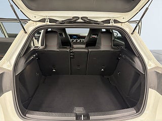 Mercedes-Benz A 200 7G-DCT AMG Line S&V-hjul Backkamera Carplay P-värm – bild 12