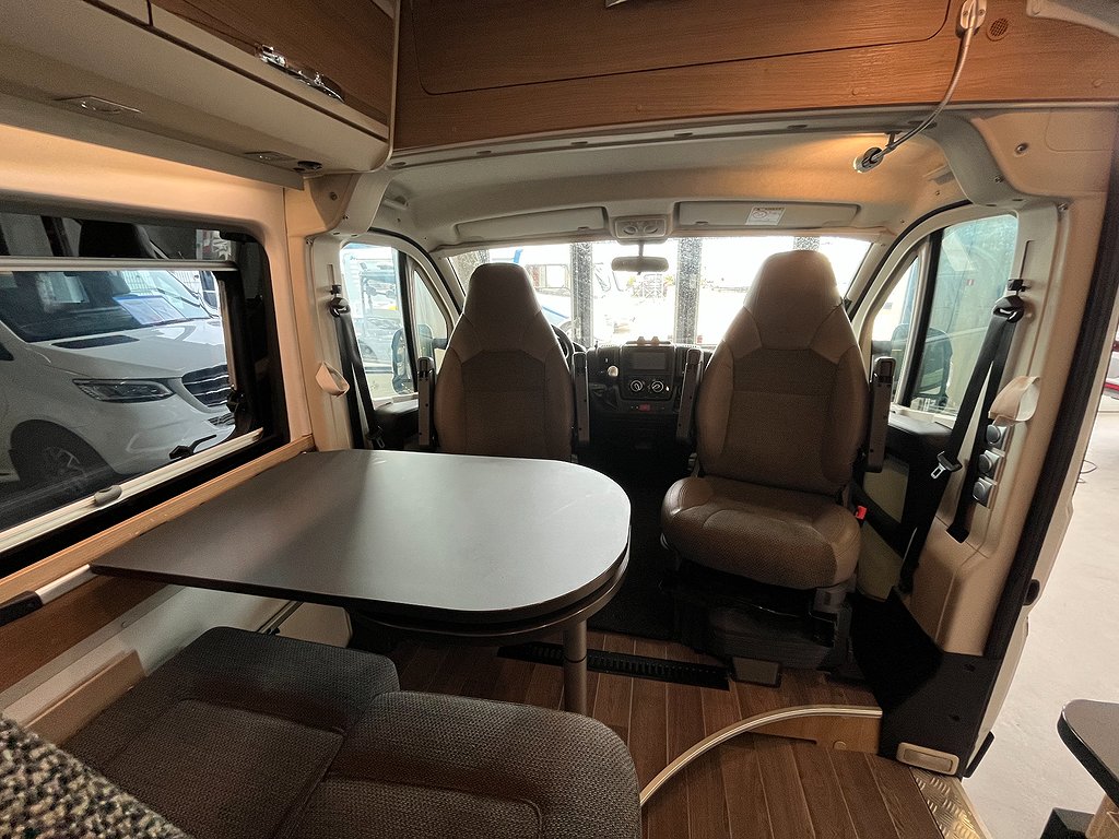 Adria Twin 600 / ALDE / Automat 150hk / Solcell / B-körkort - Adria