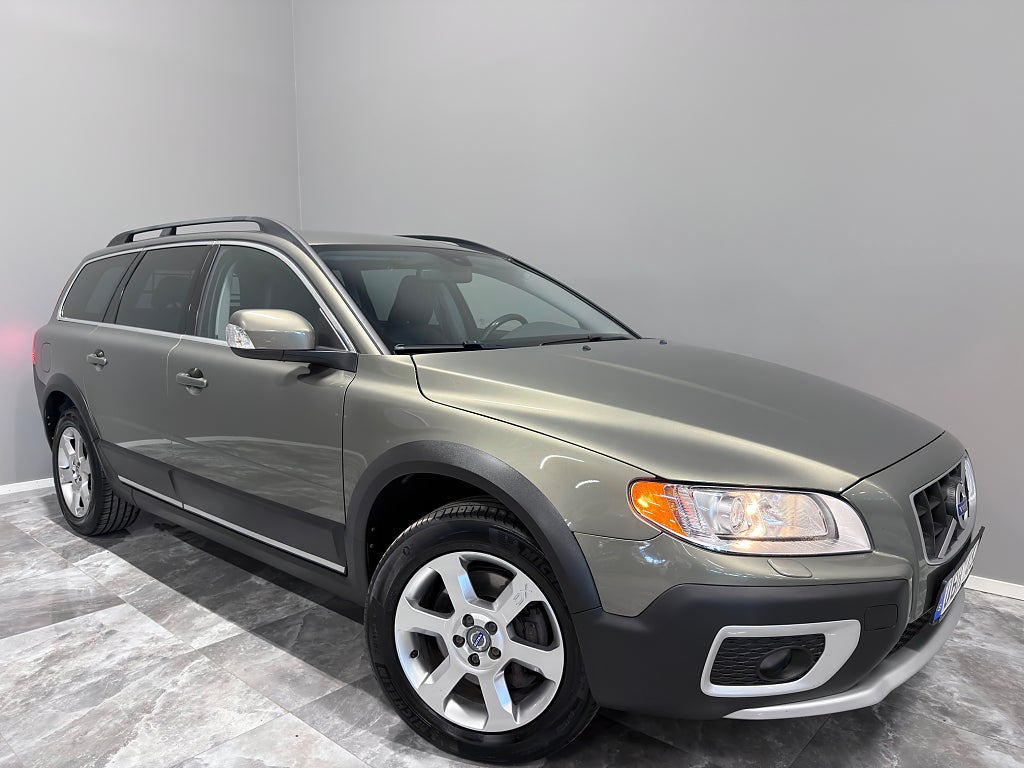 Volvo XC70 D5 AWD Auto/Summum/Drag/Värmare/Skinn/2 Ägare/205HK