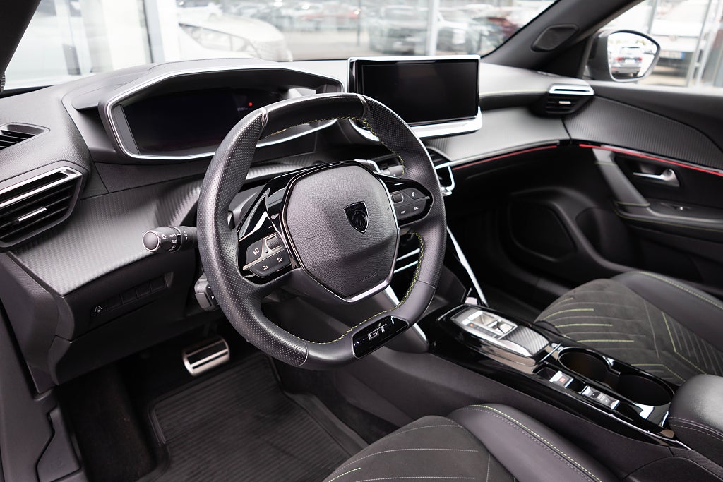 Peugeot 2008 GT 130 hk Bensin Automat Massage LED