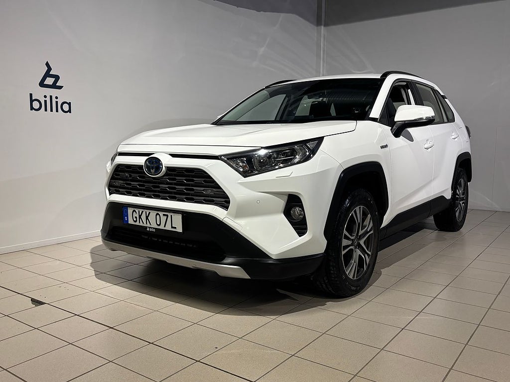 Toyota RAV4 Hybrid | Motor & Kupévärmare | Backkamera |