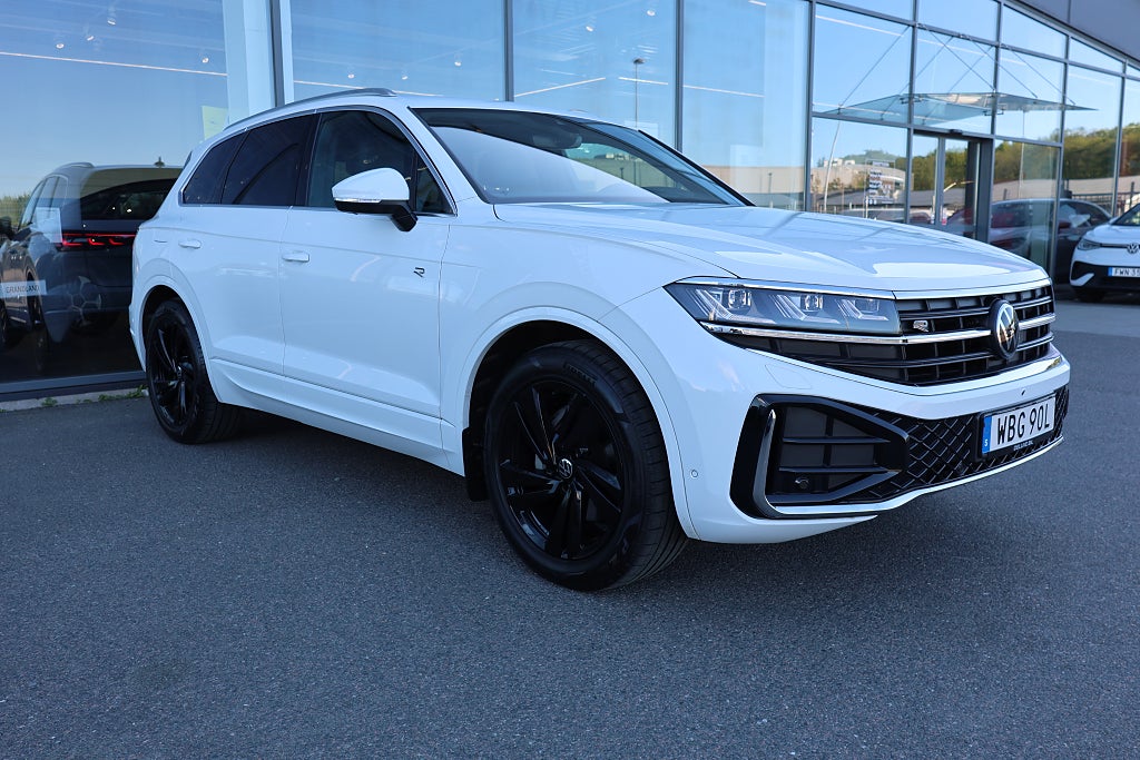 Volkswagen Touareg 3.0 V6 R-Line Innovation | HuD | 360° kamera | Drag