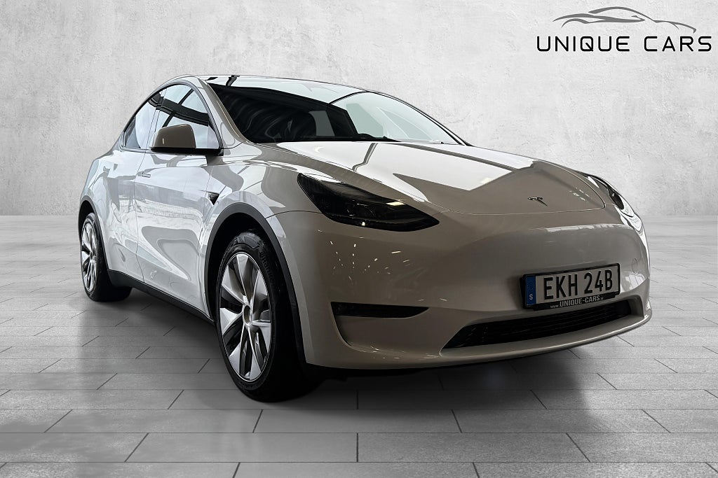 Tesla Model Y Long Range AWD | Moms | 1 ägare | Autopilot | Dragkrok