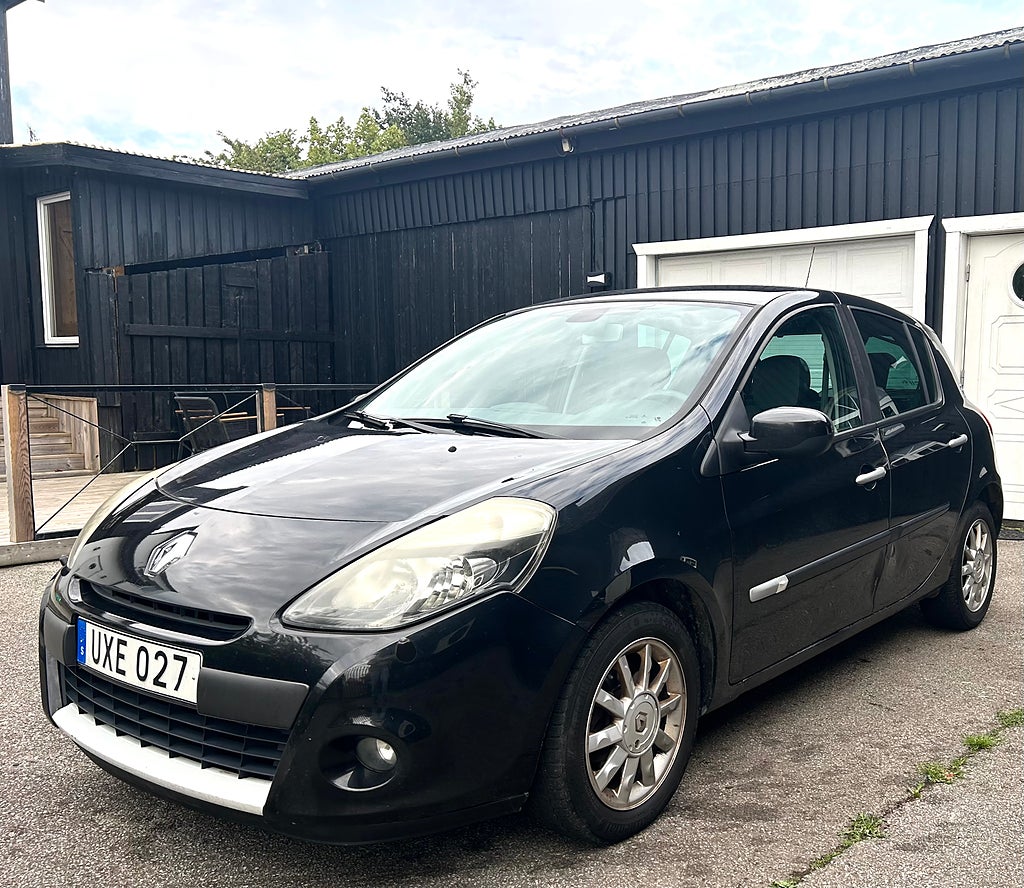 Renault Clio 5-dörrars 1.2. Drar 0.47l/mil,  Års skatt:668:-