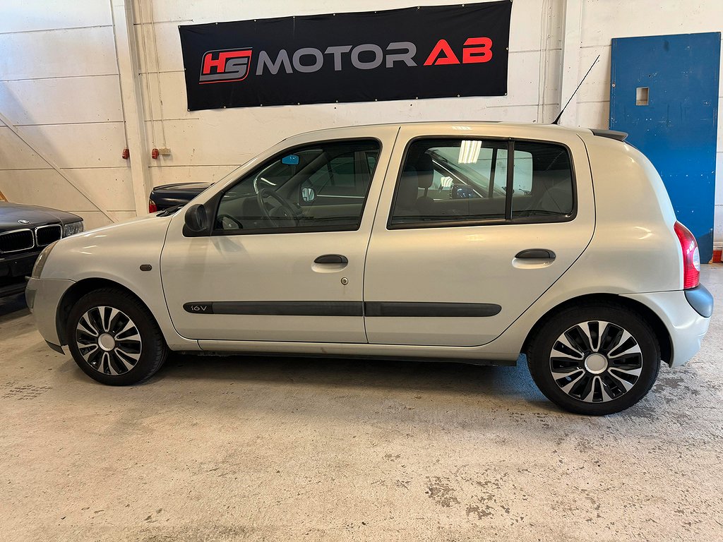 Renault Clio 5-dörrars Halvkombi 1.2 Expression 9000 Mil