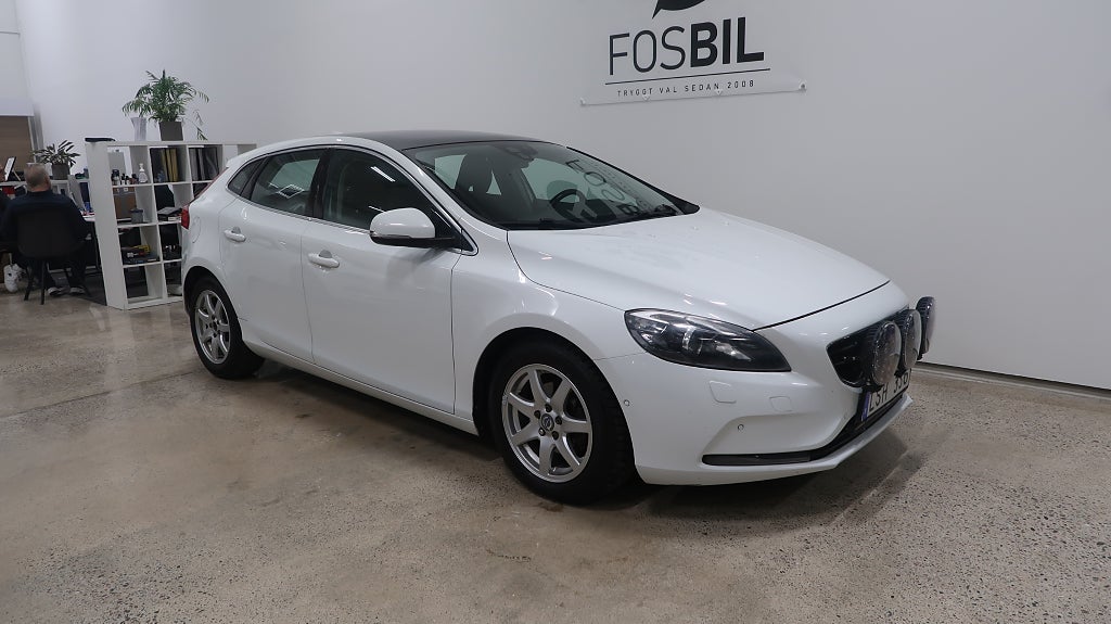 Volvo V40 D2 Drag-Navi-Panorama-Nyservad