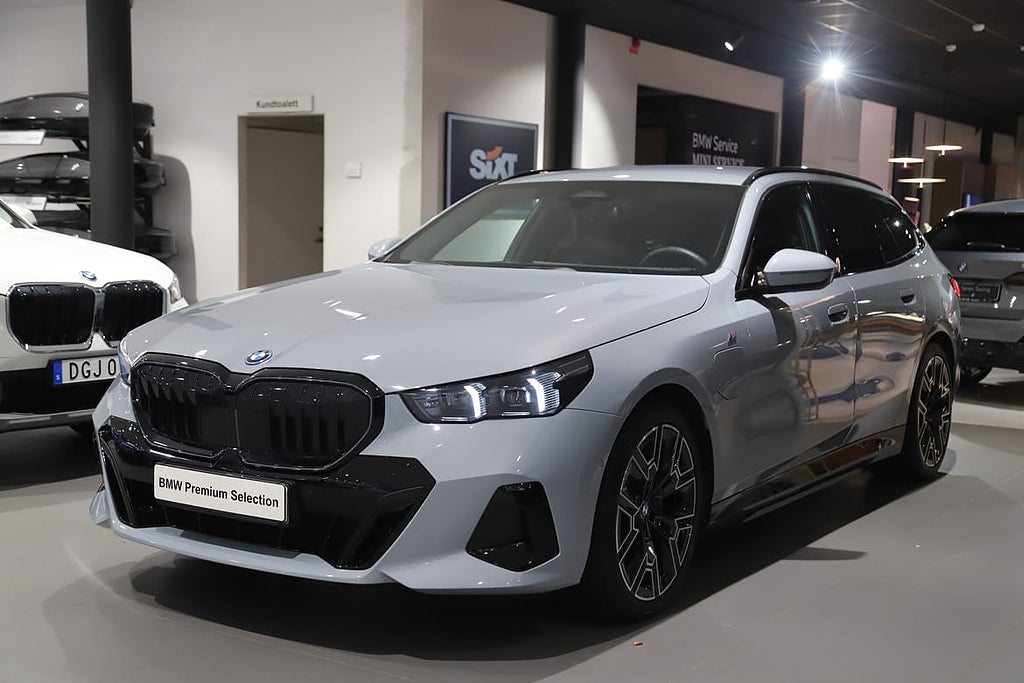 BMW 530e xDrive Touring / M Sport PRO / Driving + / Rattv...