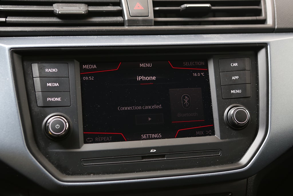 Seat Arona 1,0 TSI 95hk Style Motorvärmare 2018