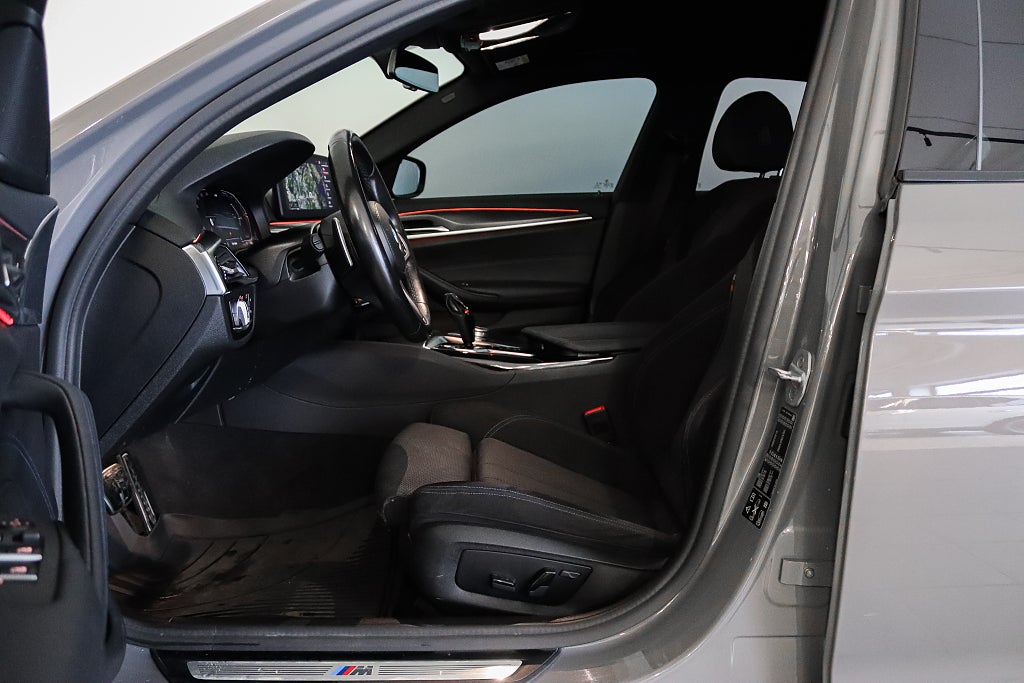 BMW 520 d xDrive Sedan M Sport Cockpit HiFi Drag Värmare