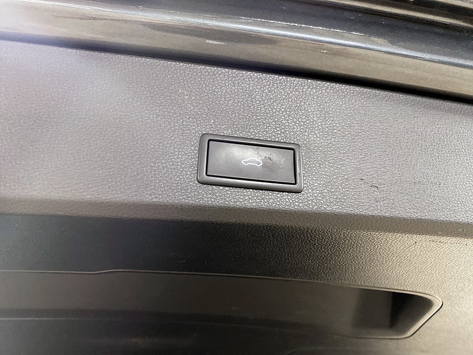 Bild på Seat Ateca FR 2.0 TSI 190hk Aut 4WD PANO B-KAMERA DRAG
