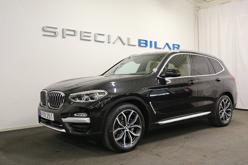 BMW X3 xDrive30i X-Line Panorama H&K Drag Värmare