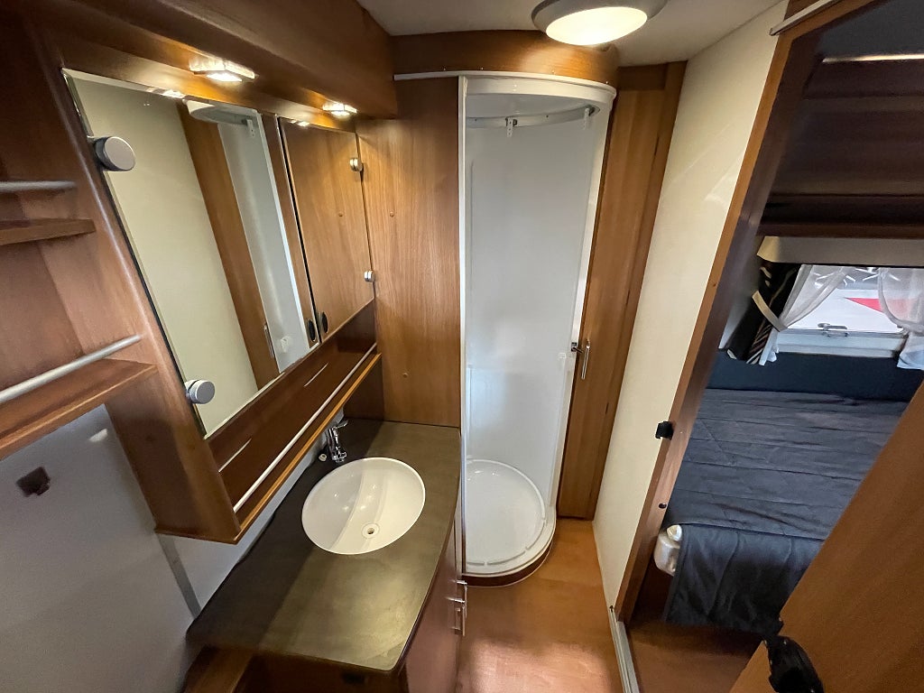 Kabe Royal 780 ETDL KS E2 / ALDE / Elektriska stödben / Förtält / Lån - Kabe