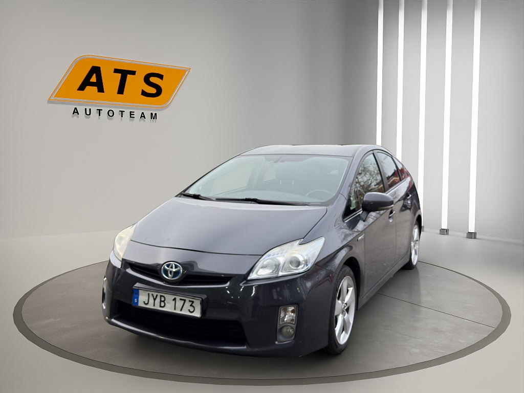 Toyota Prius Hybrid CVT S+V- Hjul