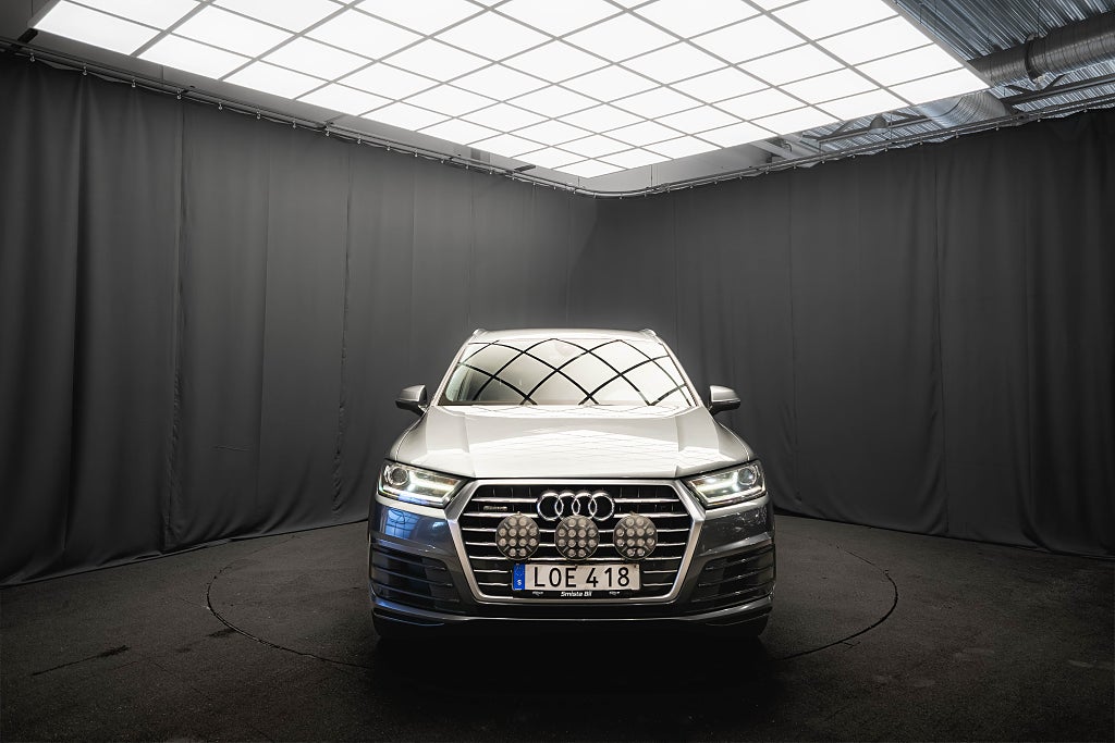 Audi Q7 TDI V6 Q S-Line 7-sits LUFT DRAG 22'' BOSE D-VÄRM 272hk