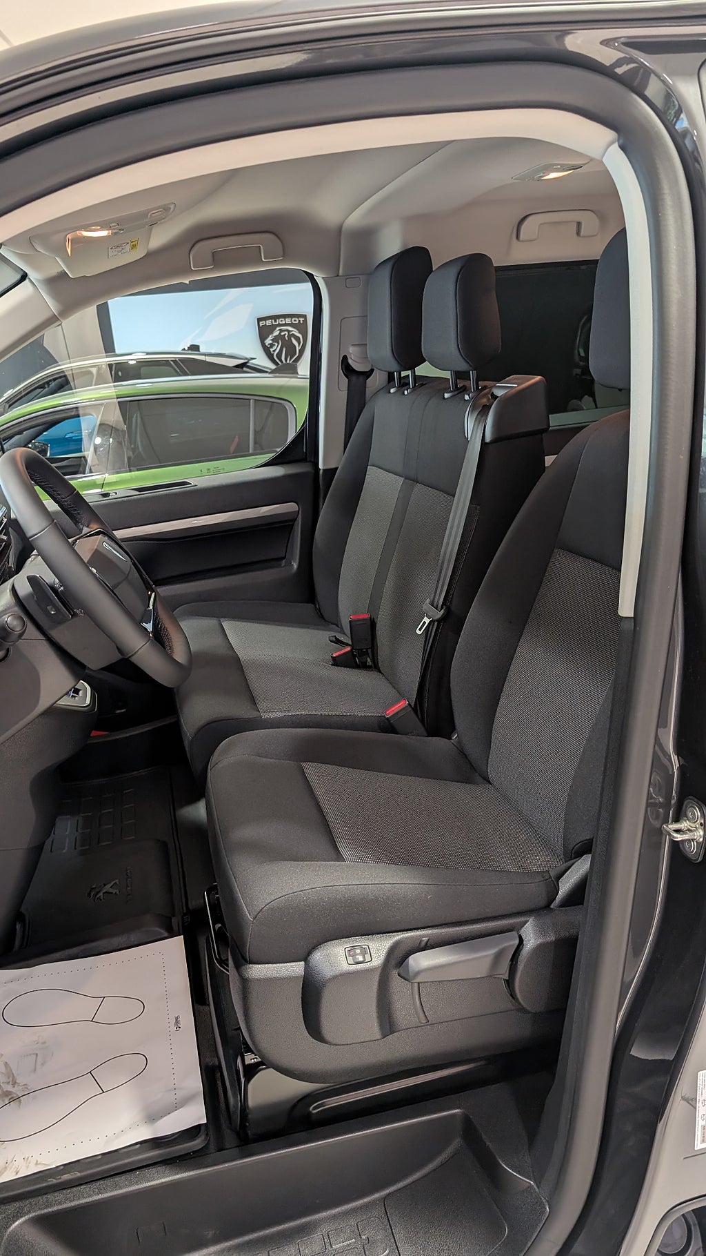 Bild på Peugeot Traveller Active Diesel 180 hk Automat