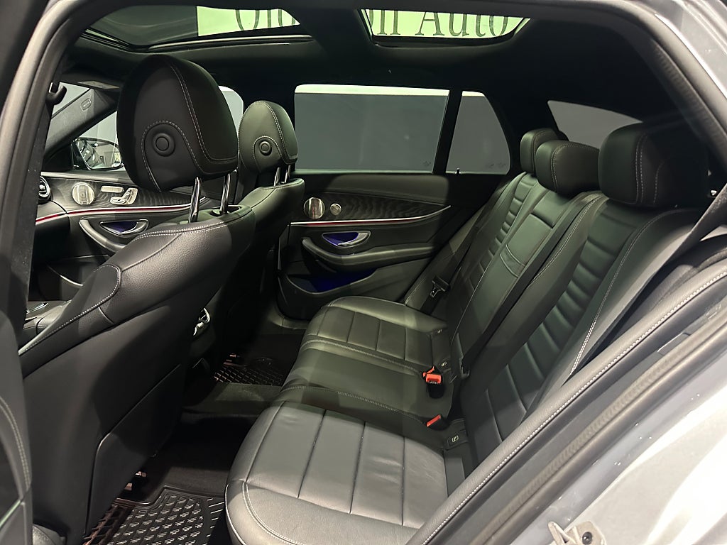 Mercedes-Benz E 300 d 4MATIC Kombi AMG Luftfjädring skinn - bild 13