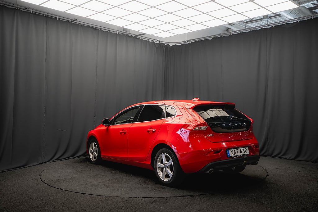 Volvo V40 D4 D-VÄRMARE DRAG P-SENSORER AUDIO-HIGH 190hk