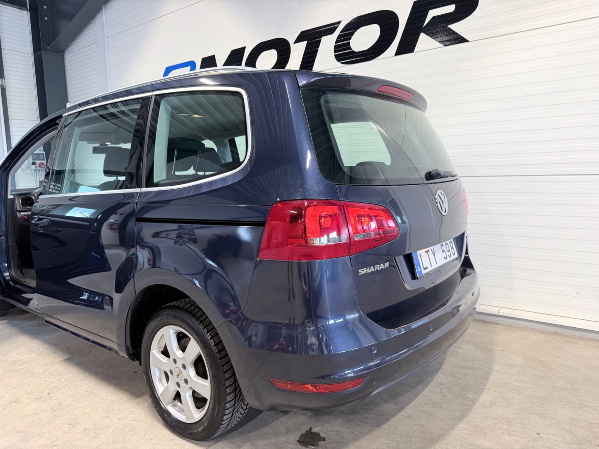 Volkswagen Sharan 2011, bild 4/36
