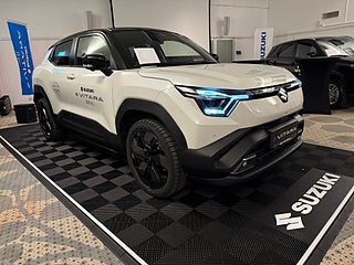 SUV Suzuki e-Vitara 19 av 19