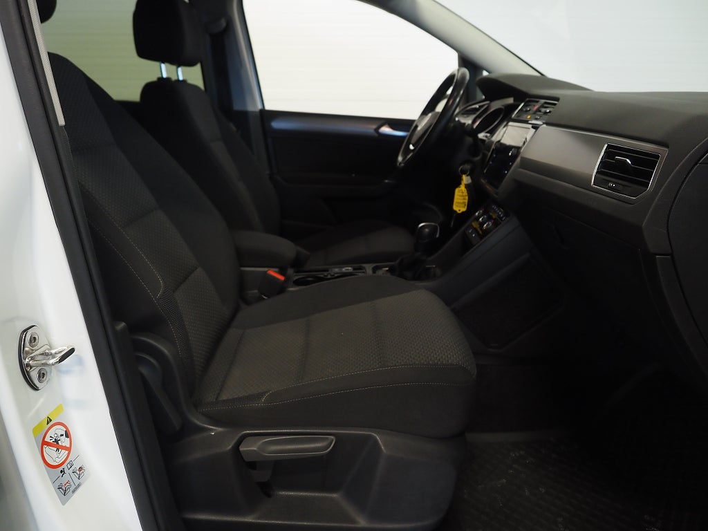 Volkswagen Touran 1.5 TSI 150hk DSG R-Line | 7-sits | Pluspaket |