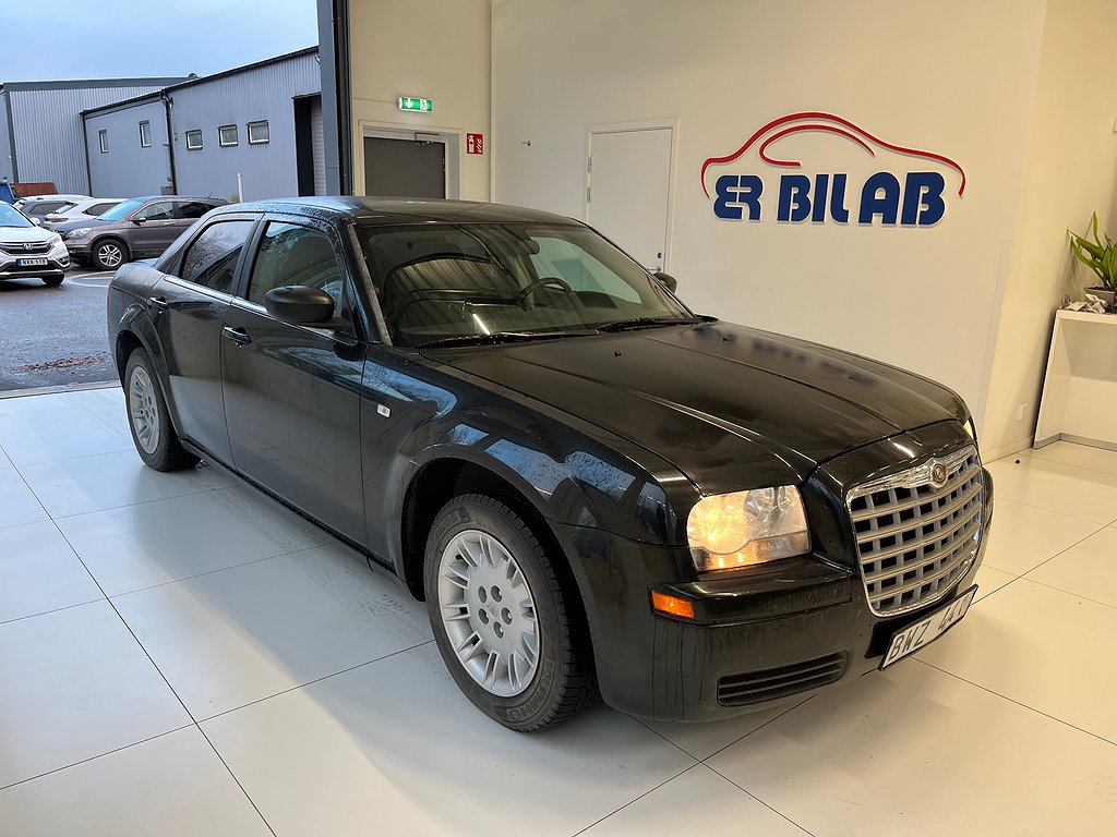 Chrysler 300C 2,7 V6 Aut Nybesiktigad 