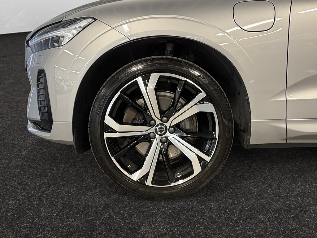 Volvo XC60 Recharge T8 AWD R-Design Adap-fart Drag Navi H/K Pano bild 16