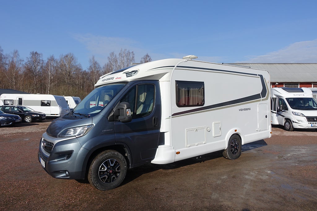 Weinsberg Cara loft 650 Meg Långbädd