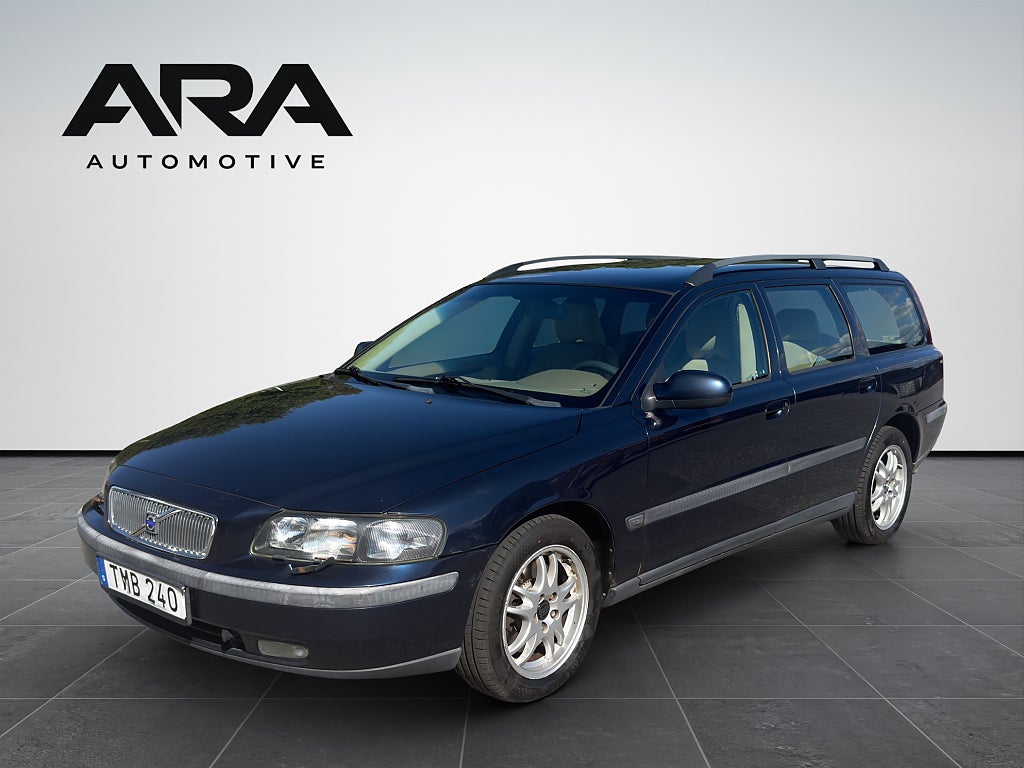 Volvo V70 T5 Business Aut Skinn Värmare Drag Nybes Nyservad 250hk