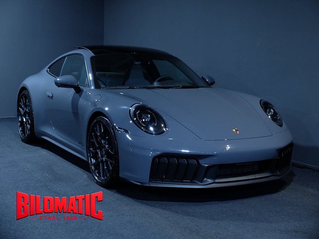 Porsche 911 Carrera 4 GTS PDK 