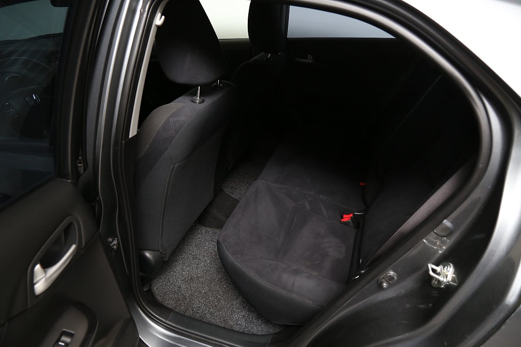 Honda Civic 1,8 i-VTEC 142hk Sport Aut 5d Backkamera Drag 2012
