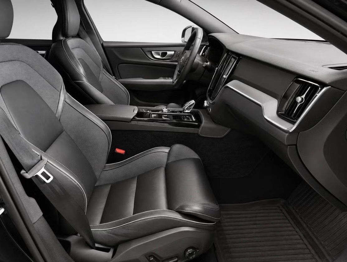 Volvo V60 2024, kuva 6/10