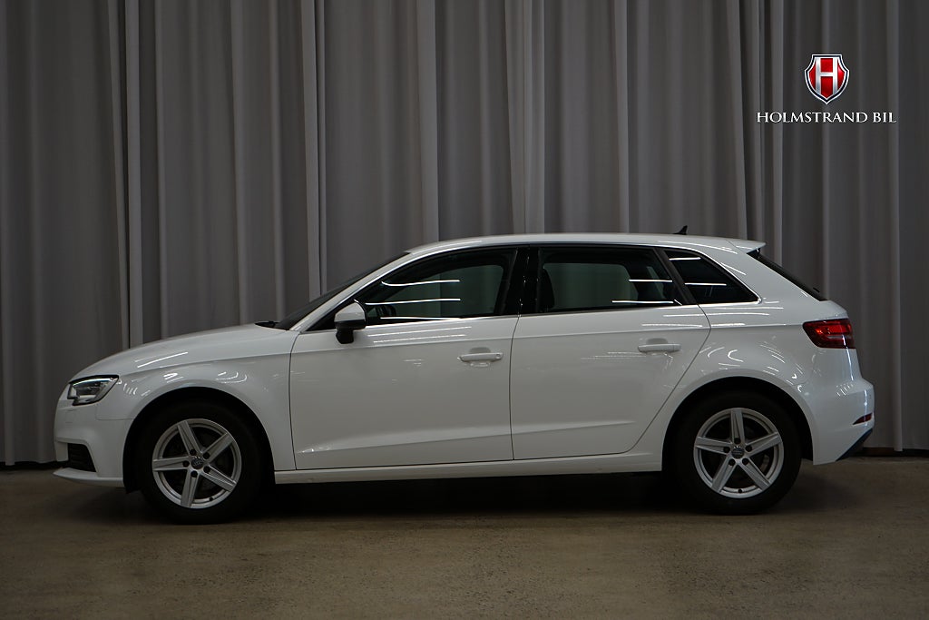 Audi A3 Sportback 30 TFSI Proline Carplay Adaptiv Farthållare