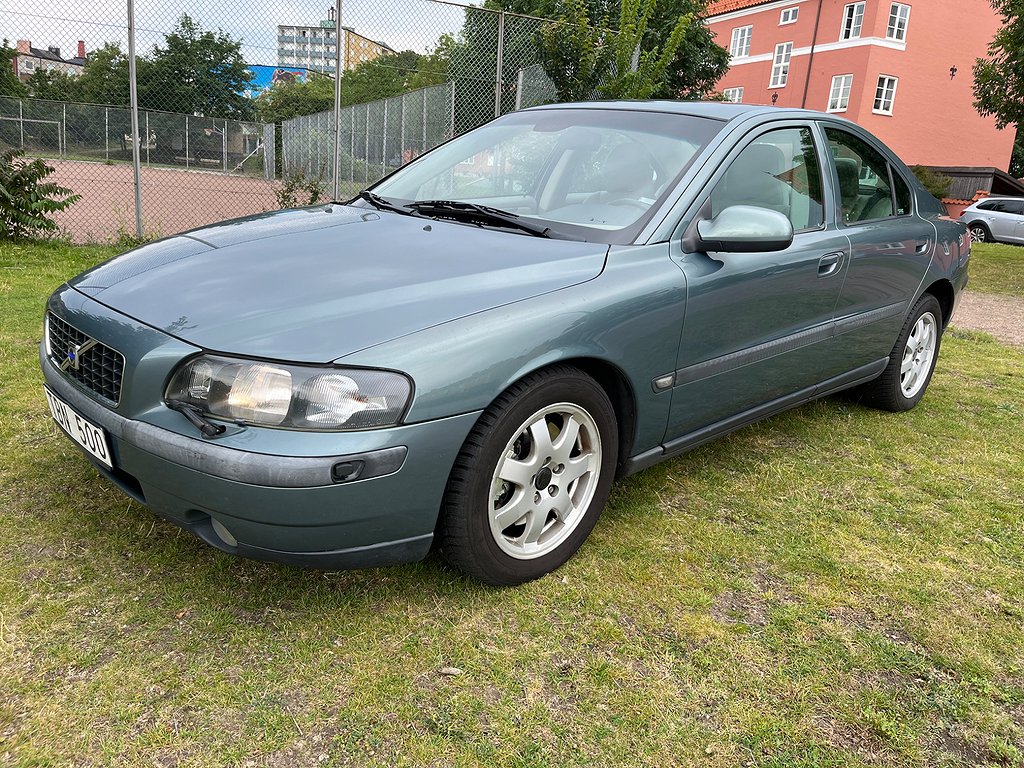 Volvo S60 2.4T AWD Business