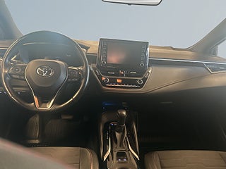Toyota Corolla Hybrid e-CVT Executive Drag Kamera Mvärme Rattvärme S&V – bild 8