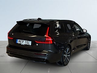 Volvo V60 PLUG-IN T6 AWD Plus Dark MOMS Drag B-kamera S&V-däck