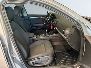 Audi A3 Sportback 1.0 Comfort Mvärmare Farthållare Psens S&V – bild 10