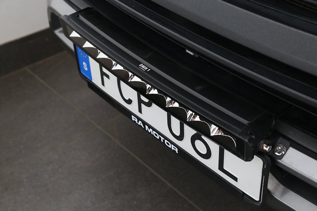 Toyota Hilux Dubbelhytt 2,8 Invincible 204hk 4WD JBL Skinn Navi Kåpa 2021