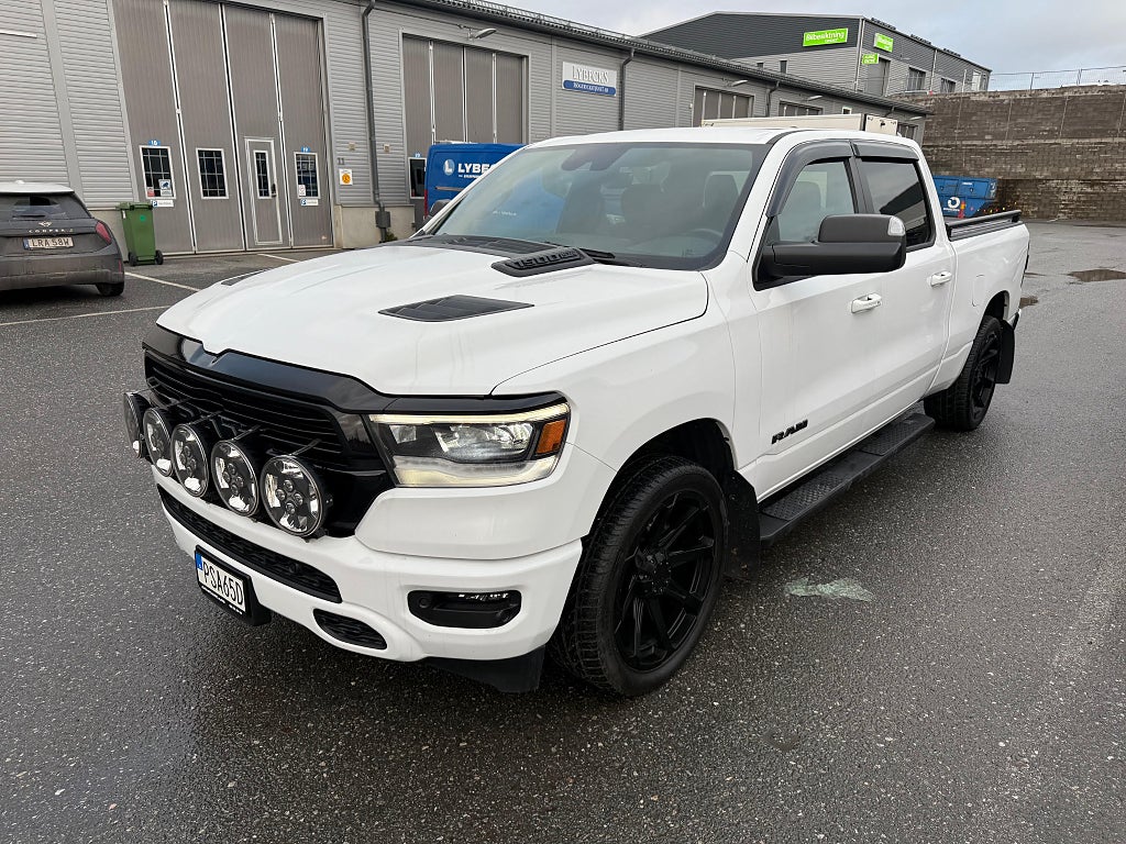 Dodge RAM 1500 Sport Crewcab Night Edition Långt flak, unik!