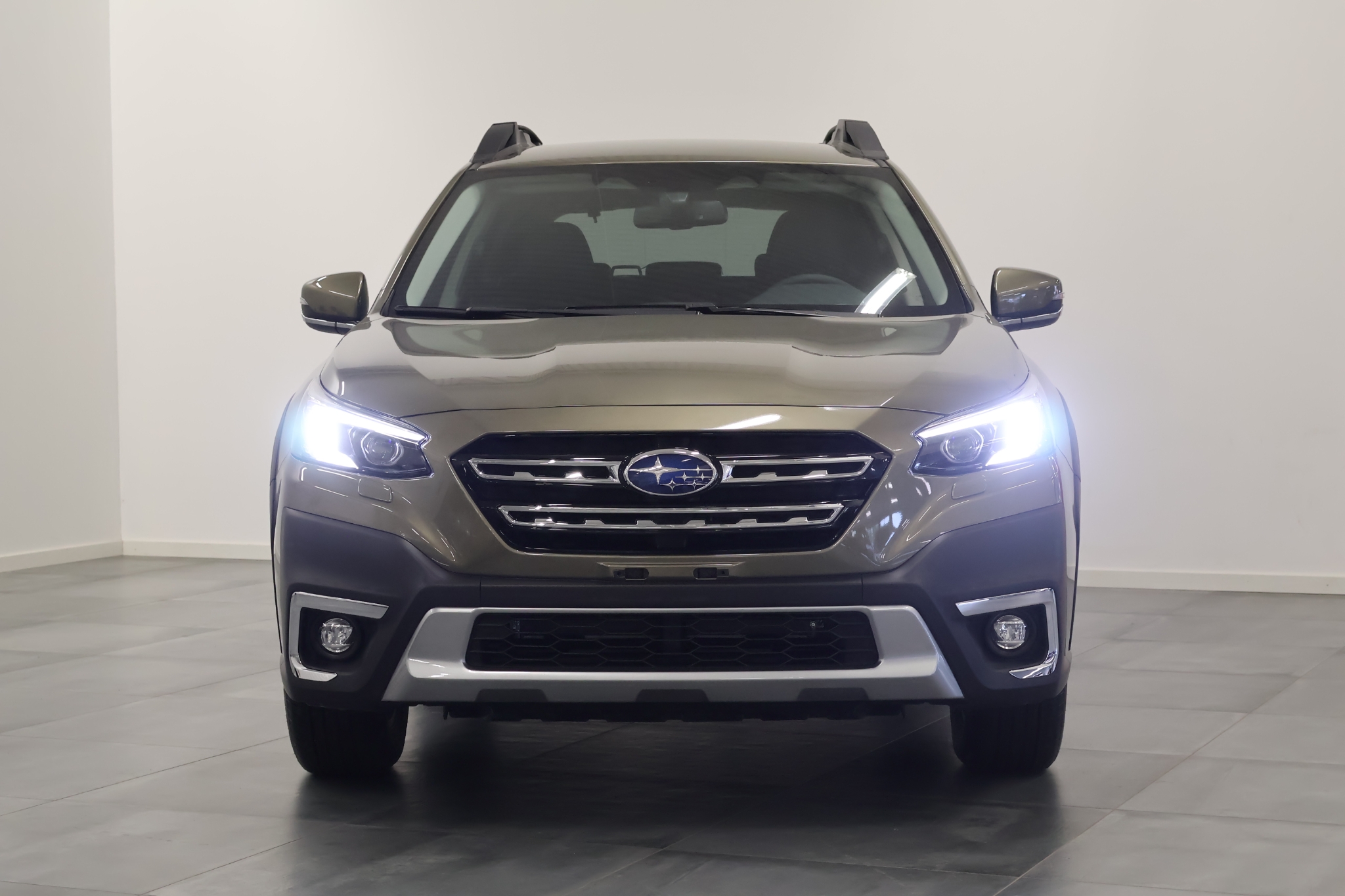 Subaru Outback 2.5 4WD Adventure 2025, photo 2/48