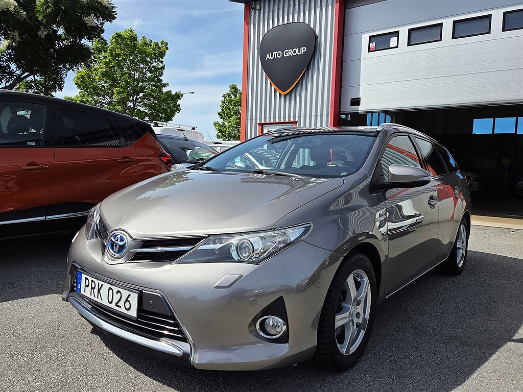 Toyota Auris Touring Sports Hybrid e-CVT, 136hk Executive